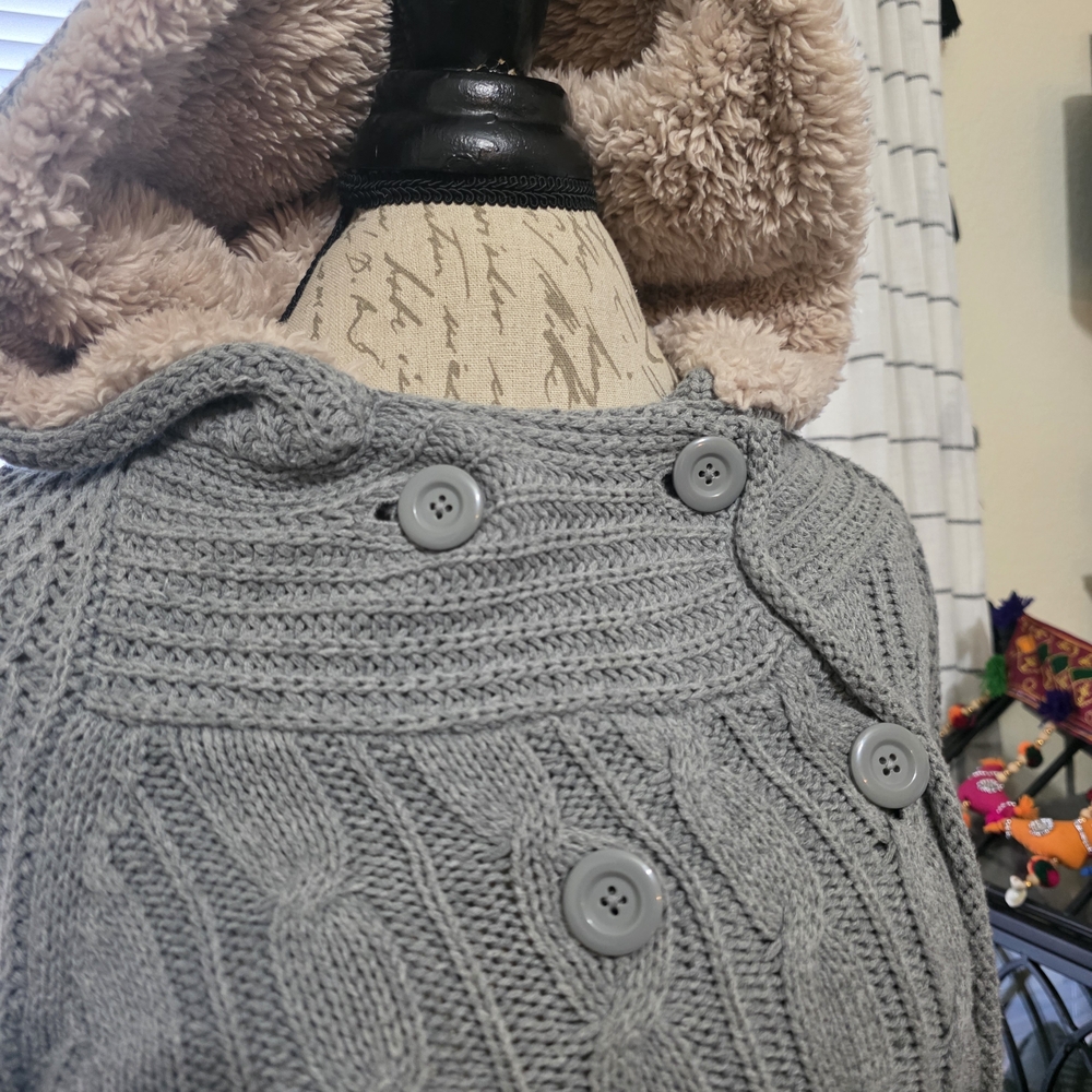 Vintage Y2K  Gray Cable Knit Fur Hooded Cardigan Sweater - Picture 2 of 7